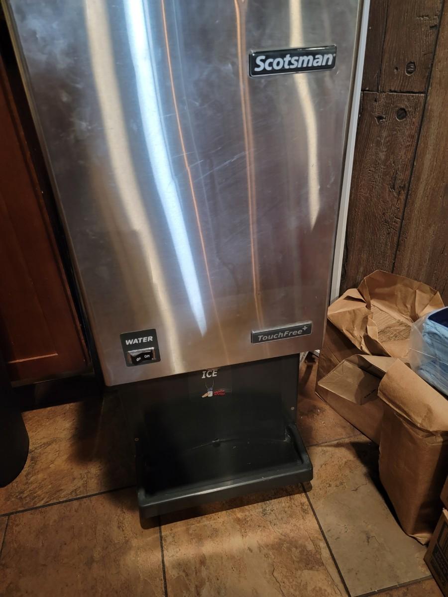 Scotsman Tabletop Ice machine