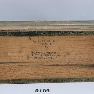 Antique GREEN FROG Cigar Box