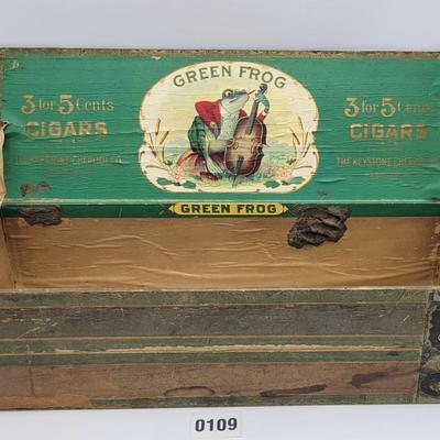 Antique GREEN FROG Cigar Box