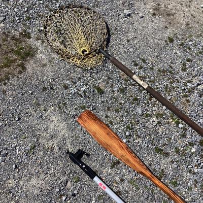 283 Lot with Extendable Boat Hook, Vintage Oar & Crab Net