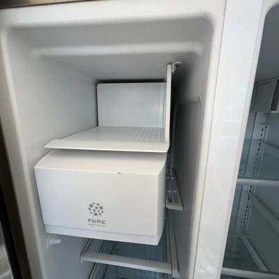 285 Electrolux Residential Household Refrigerator Model No. E126SS55GS0