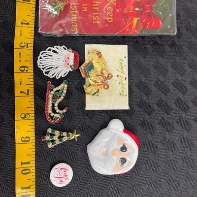 Vintage Christmas pins