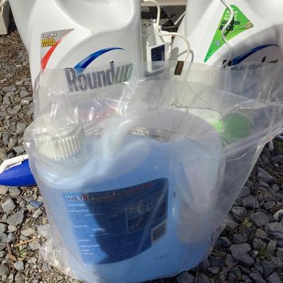 315 Full Containers of Roundup Spray & Wet & Forget Slip Resistance