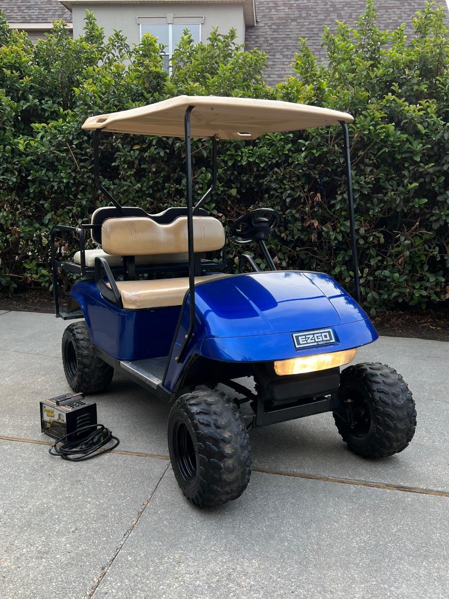 TEXTRON EZ GO Golf Cart 2002