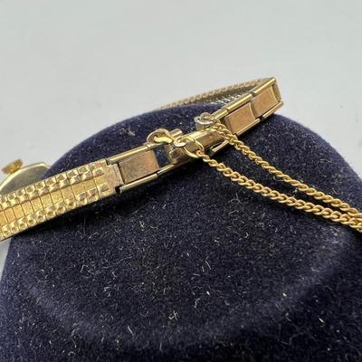 Vintage Benrus Ladies Womans 14k Gold & Diamond Watch