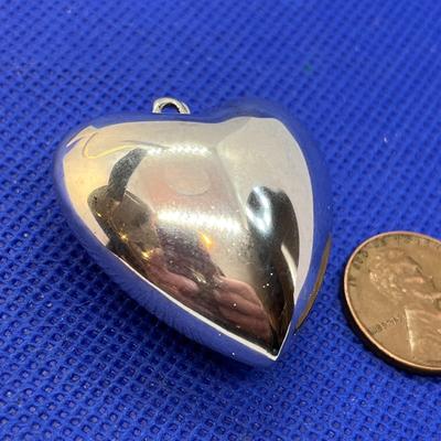 LARGE PUFFY HEART SILVER PENDANT