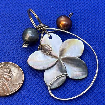 CARVED ABALONE SHELL FLOWER PENDANT