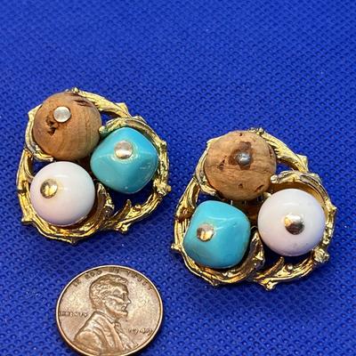 VINTAGE CLIP-ON CLUSTER EARRINGS BEADS, CORK