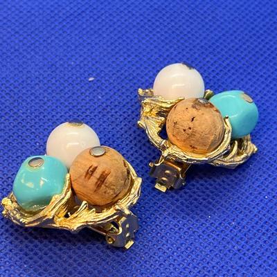 VINTAGE CLIP-ON CLUSTER EARRINGS BEADS, CORK