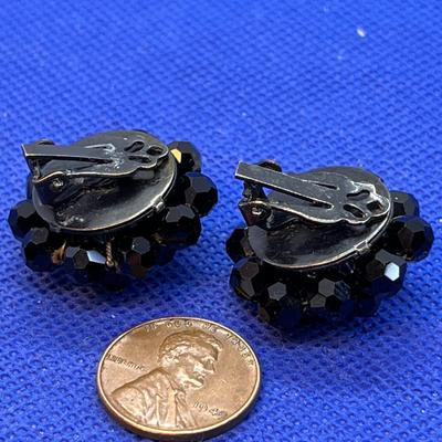 BLACK FACETED GLASS CLUSTER EARRINGS