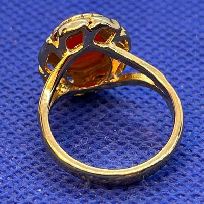 FAUX CAMEO RING GOLD TONE METAL