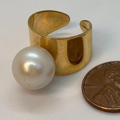 GIANT FAUX PEARL SARAH COVENTRY RING