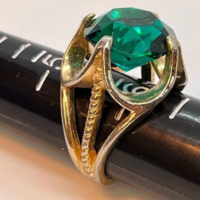 LARGE GREEN GLASS SOLITAIRE RING