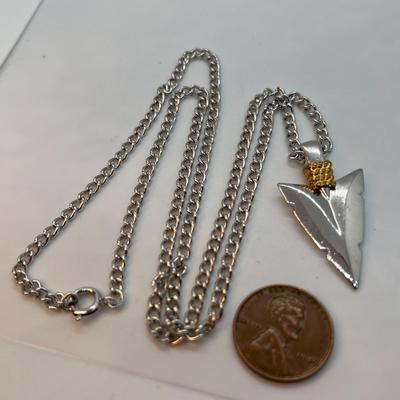 SILVER TONE ARROWHEAD PENDANT