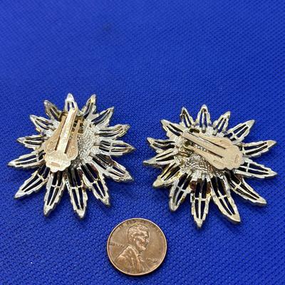 LARGE VINTAGE FLOWER CLIP-ON EARRINGS 