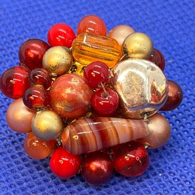 PRETTY GLASS BEADED CLUSTER EARRINGS 