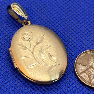 1-1/4â€ TALL ETCHED DESIGN LOCKET