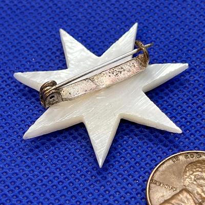VINTAGE MOTHER OF PEARL 7-POINT STAR PIN 
