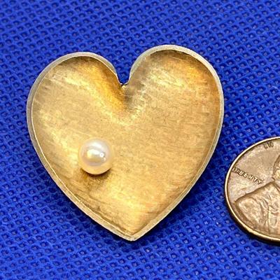 WELL MADE HEART PIN WITH REAL PEARL