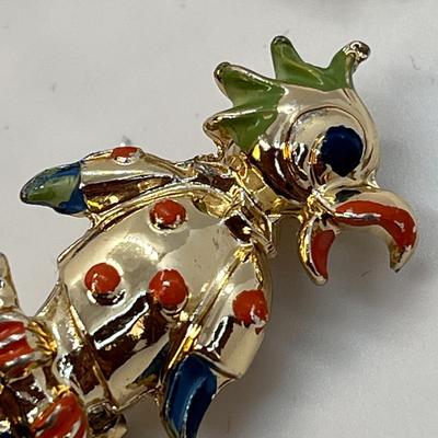 VINTAGE WHACKY CUCKOO BIRDIE PINS PAIR