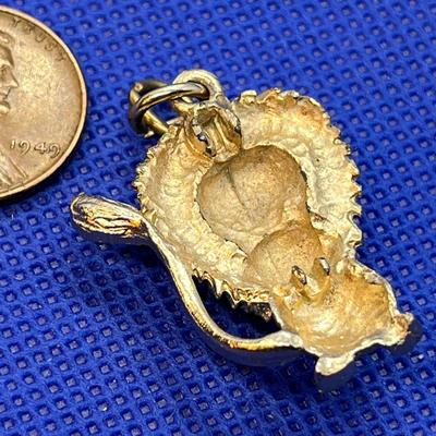 DETAILED STYLIZED LION PENDANT CHARM