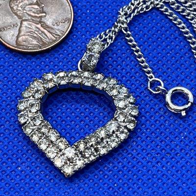 VINTAGE RHINESTONE PENDANT NECKLACE