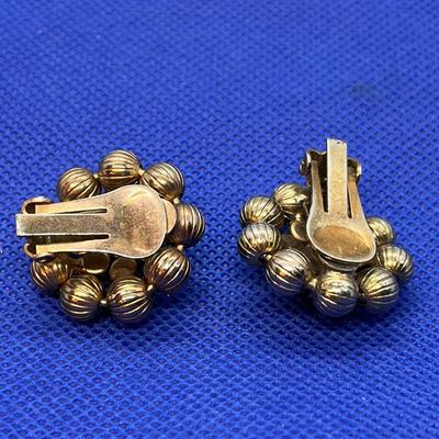 VINTAGE CLIP-ON CLUSTER EARRINGS  