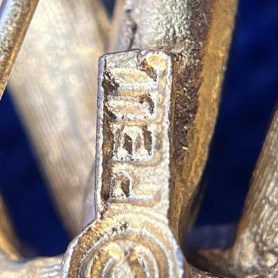 VINTAGE SIGNED â€œPELLâ€ PIN BROOCH
