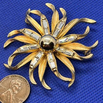 VINTAGE SIGNED â€œPELLâ€ PIN BROOCH