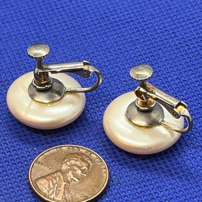 VINTAGE â€œMARVELLAâ€ PEARLY BUTTON EARRINGS