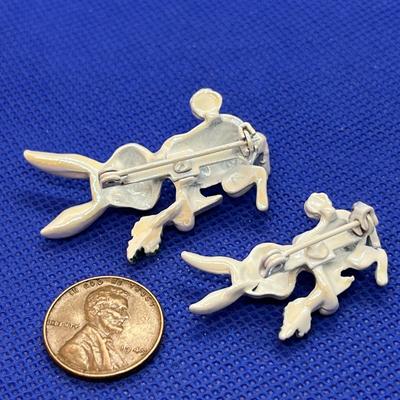 BUNNY RABBIT PINS PAIR