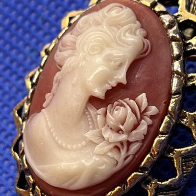 CAMEO PIN GOOD DETAILING