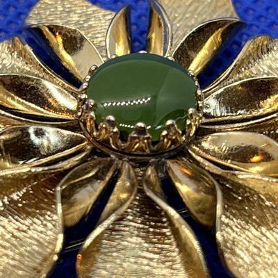 VINTAGE GREEN CENTER PIN