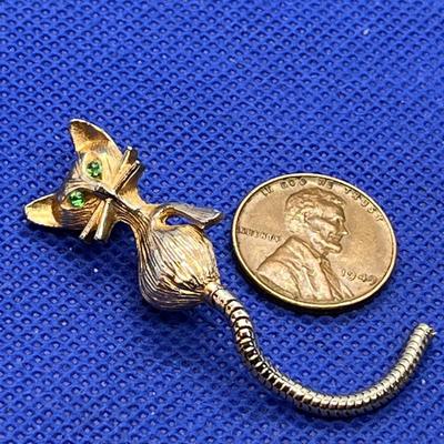WHISKERED CAT PIN