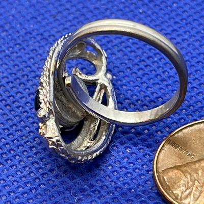 SHINY SILVER TONE RING BLACK CENTER STONE