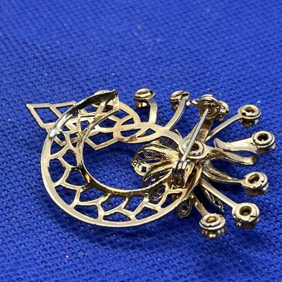 PRETTY BLUE TINT RHINESTONES SILVER TONE PIN