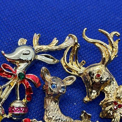 CHRISTMAS REINDEER PINS X 3