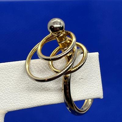ODD SWIVEL HOOP RING SIZE 6