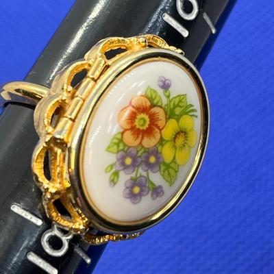 LOVELY LOCKET RING SIZE 7-1/4