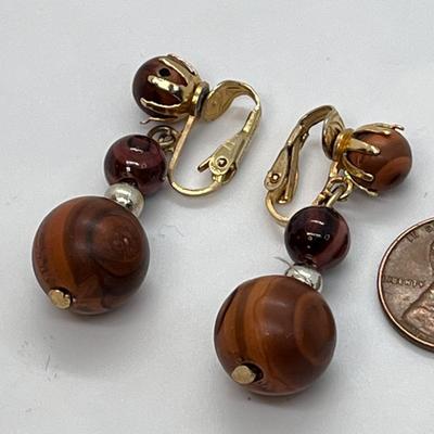 VINTAGE WOOD SWIRL LOOK DANGLE EARRINGS 