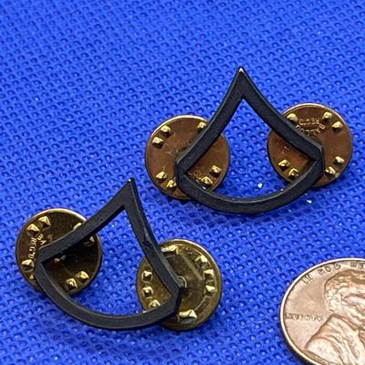 ARMY PRIVATE FIRST CLASS INSIGNIA PAIR