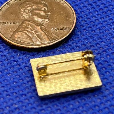 SMALL â€œREALTORâ€ LAPEL PIN