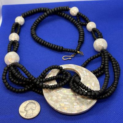 LARGE SEA SHELL MOSAIC ISLANDER NECKLACE