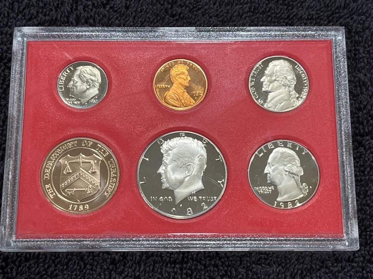 1982 Proof Set | EstateSales.org