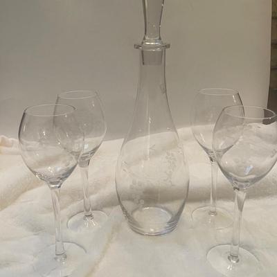 4 Etched Wine Glasses And Wine Decanter. Glasses Are Almost 9â€ High. Decanter Is 15â€ High. Beautiful Set.