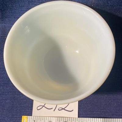 Vintage Pyrex 401 1.5 Pint Yellow Bowl