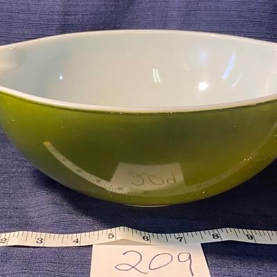 Vintage Pyrex  4 Qt  Avocado Bowl