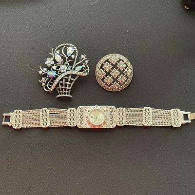 LADIES WATCH AND PINS