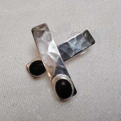 Willie Saiz Navajo Silversmith Sugilite Hammered 925 Earrings