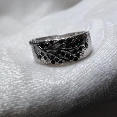 Vintage Emeralds On A Winding Vine 925 Ring Size 8.5